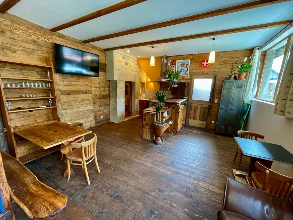 Le Refuge De Chaparon Appartement Lathuile Buitenkant foto